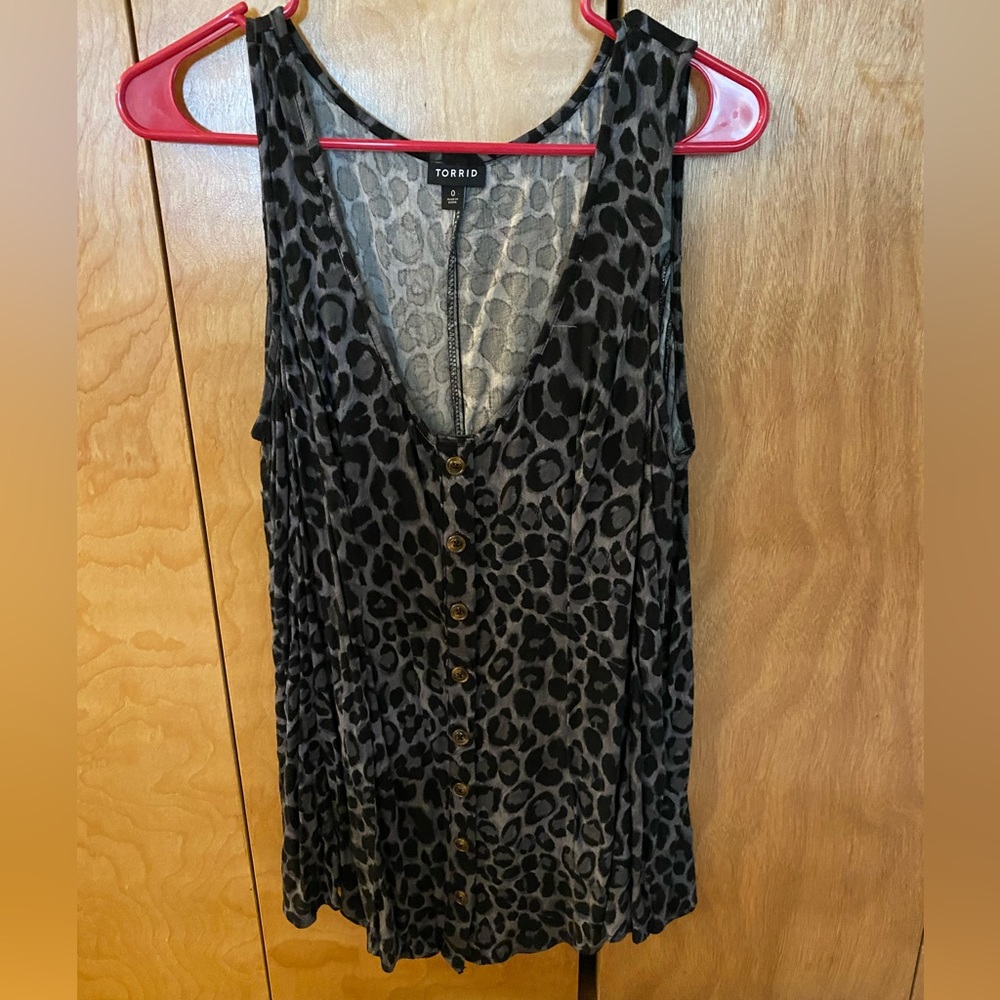 Torrid leopard print tank with front buttons
